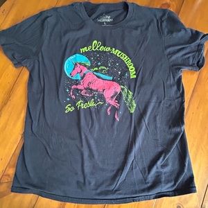 Women's Mellow Mushroom Pizza "So Fresh" Navy T-shirt, Large, EUC